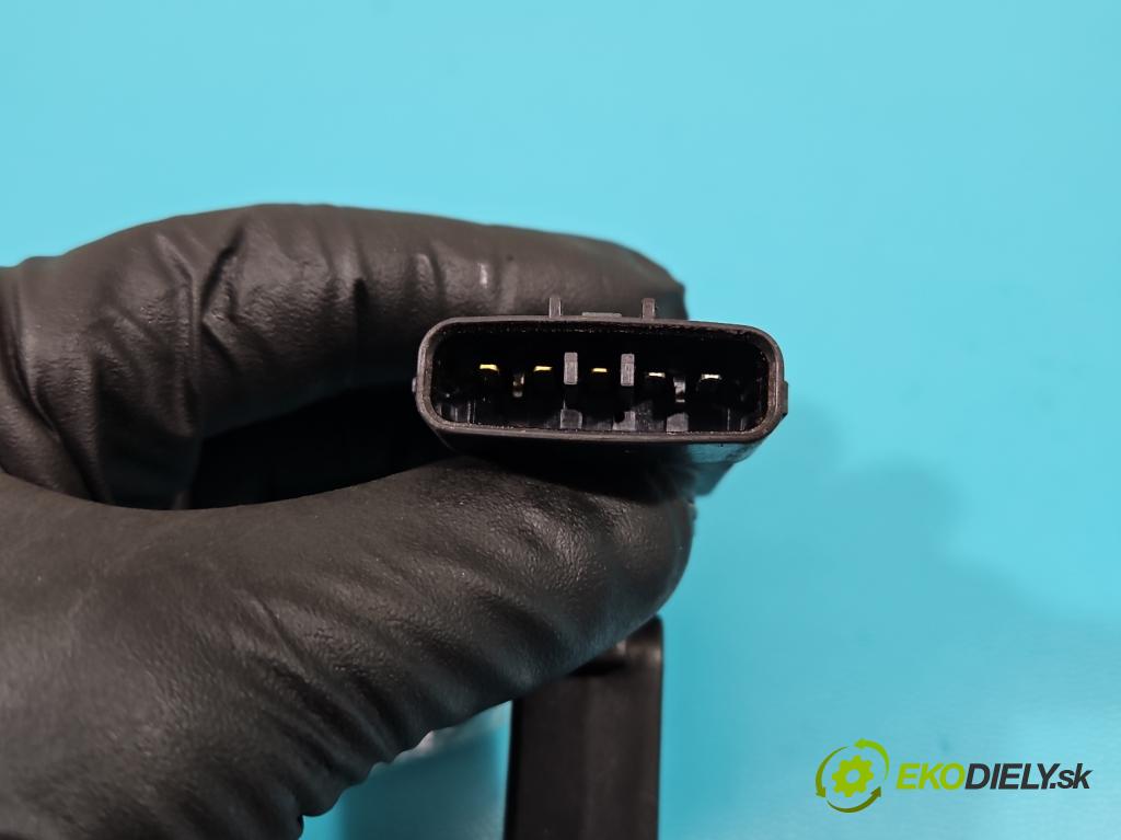 Toyota Corolla E12 2001-2009 2.0 D4D 110 HP manual 81 kW 1995 cm3 3- průtokoměr: 22204-27010 (Váhy vzduchu)