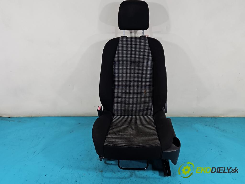 Peugeot 307 1.6 hdi 90 hp manual 66,2 kW 1560 cm3 5- Sedadlo levý  (Sedačky, sedadla)