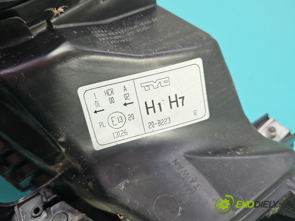 Peugeot 307 1.6 hdi 90 HP manual 66,2 kW 1560 cm3 5- Reflektor: pravý  (Pravé)