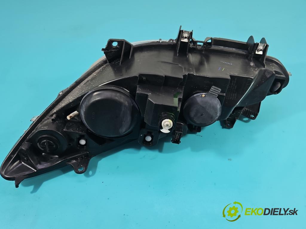 Peugeot 307 1.6 hdi 90 HP manual 66,2 kW 1560 cm3 5- Reflektor: pravý  (Pravé)