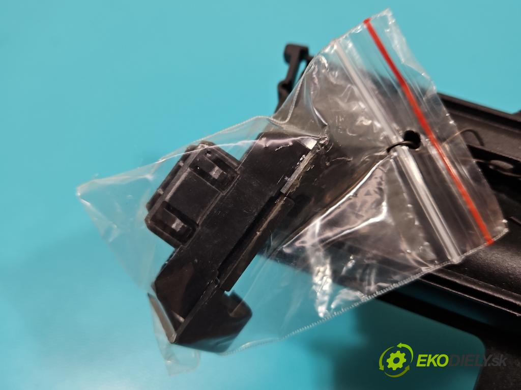 Volvo V90 2016- 2.0 D5 235 HP automatic 173 kW 1969 cm3 5- roleta  (Rolety kufra)