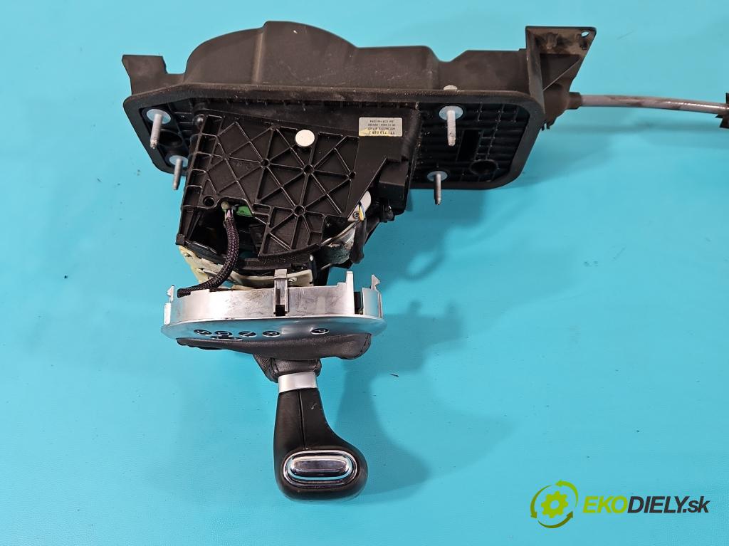 Vw Touran I 2003-2015 1.9 tdi (BKC) 105 HP automatic 77 kW 1896 cm3 5- Páka: Změny: stupeň,rýchlosť 1T1713025J (Rýchlostná páka (kulisa))