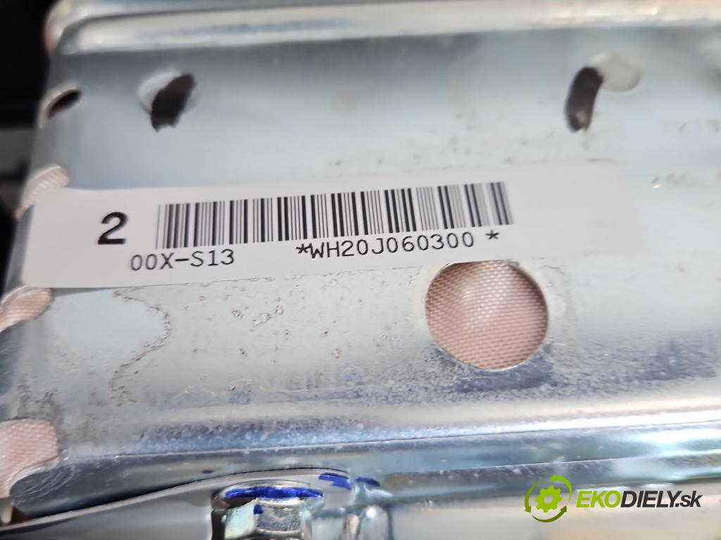Subaru Tribeca 2005-2014 3.6 V6 automatic 256 kW 3630 cm3 5- kokpit,pristrojová doska rozdeľovacia