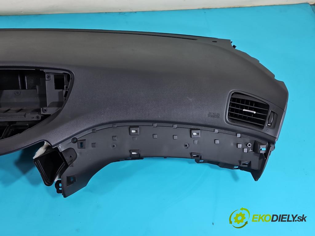 Subaru Tribeca 2005-2014 3.6 V6 automatic 256 kW 3630 cm3 5- kokpit,pristrojová doska rozdeľovacia