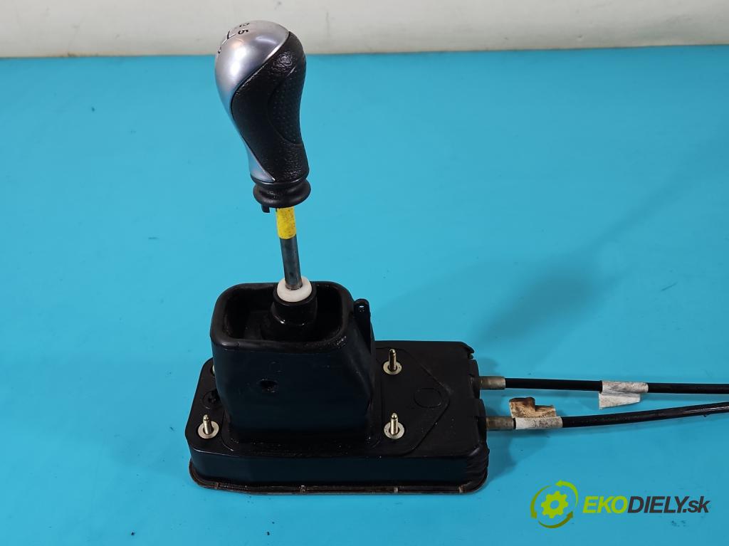 Citroen C5 I 2001-2008 1,8.0 16V 116 hp manual 85 kW 1749 cm3 5- kulisa změny stupňová  (Rýchlostné páky / kulisy)