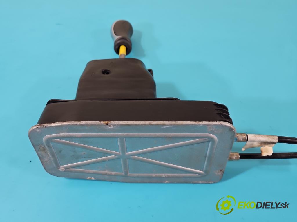 Citroen C5 I 2001-2008 1,8.0 16V 116 hp manual 85 kW 1749 cm3 5- kulisa změny stupňová  (Rýchlostné páky / kulisy)