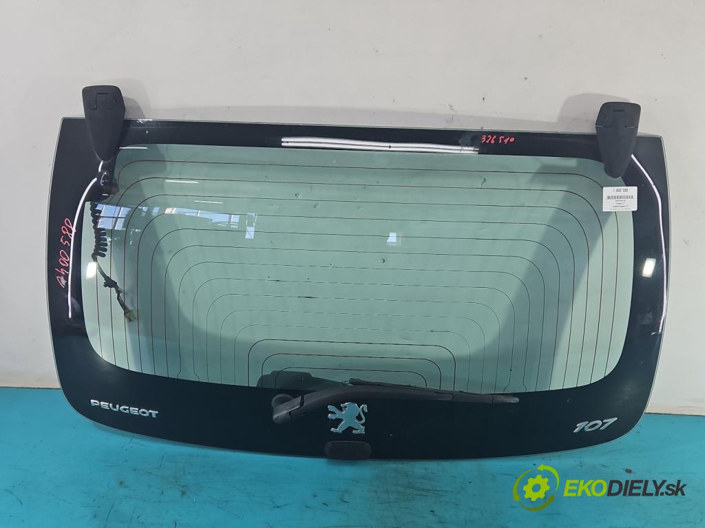 Peugeot 107 1.0 68 hp manual 50 kW 998 cm3 3- sklo zadní  (Okna zadní)