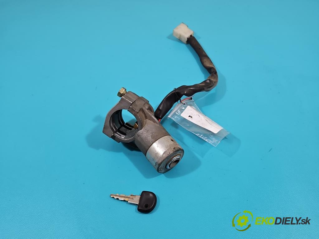 Fs lublin Lublin 2.4d 69KM manual 51 kW 2417 cm3 5- Spínačka  (Spínacie skrinky a kľúče)