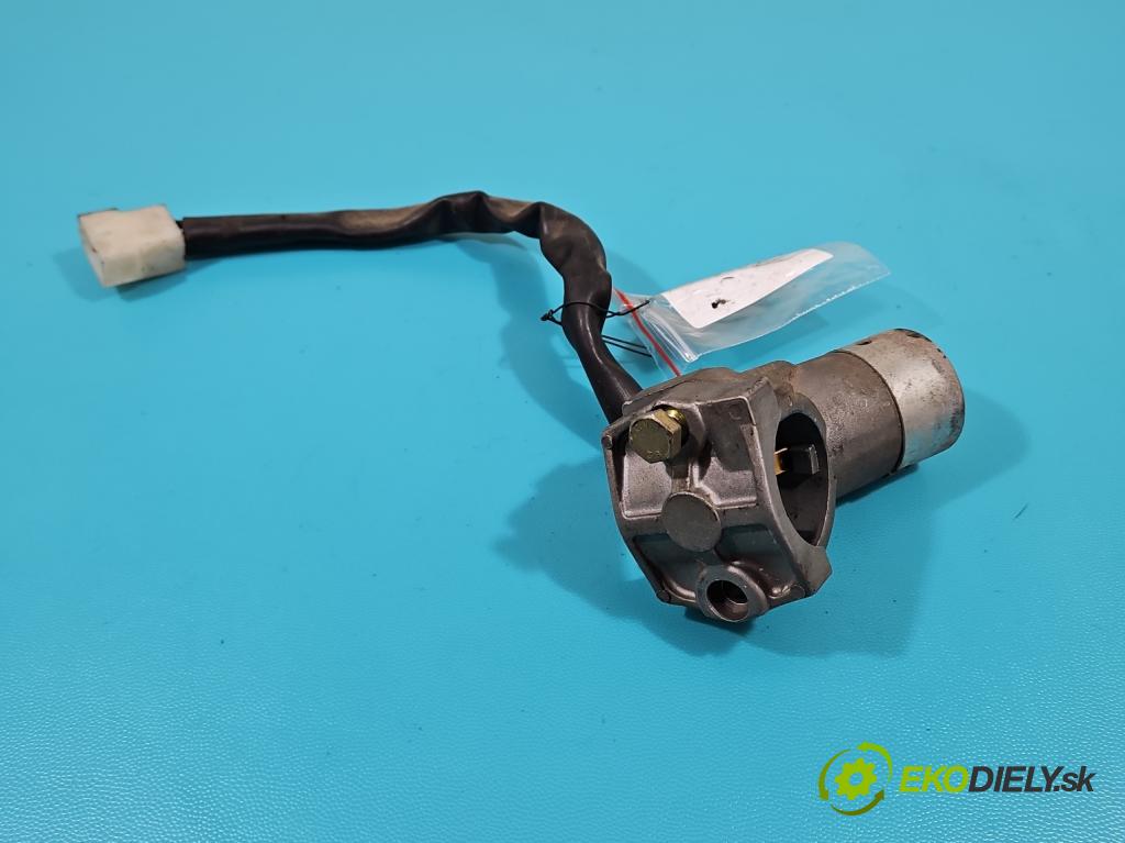 Fs lublin Lublin 2.4d 69KM manual 51 kW 2417 cm3 5- Spínačka  (Spínacie skrinky a kľúče)