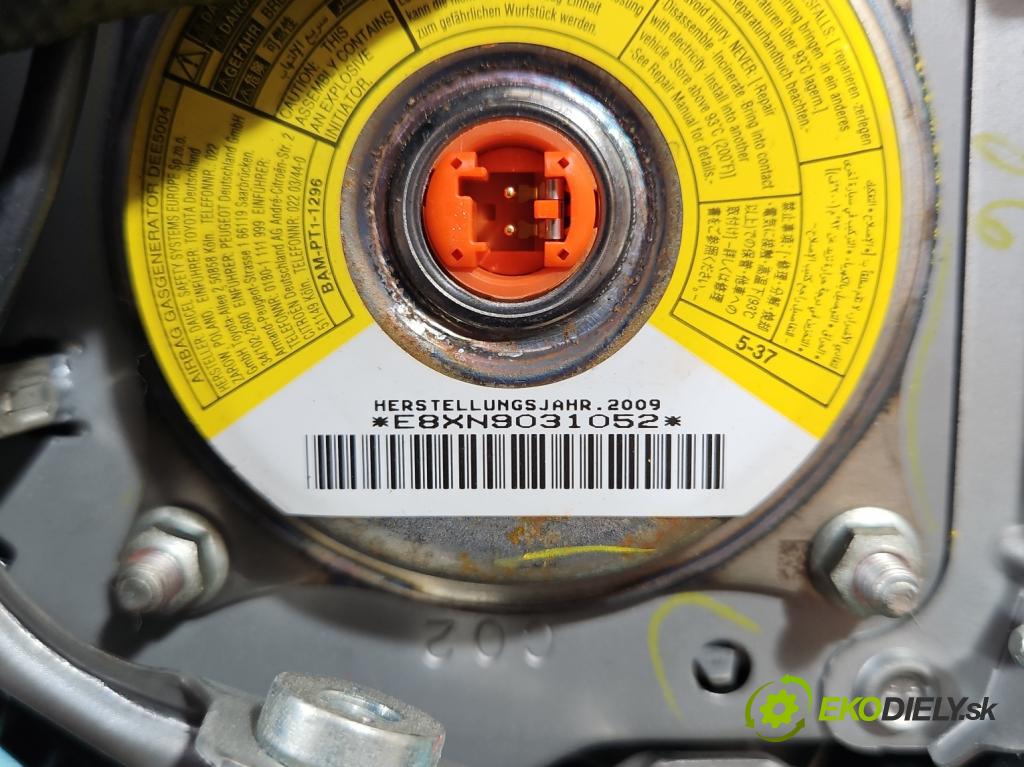 Peugeot 107 1.0 68 HP manual 50 kW 998 cm3 3- airbag vzduch: Řidiči:  (Airbagy)