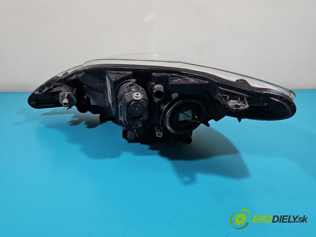 Peugeot 107 1.0 68 HP manual 50 kW 998 cm3 3- Reflektor: pravý 89033104 (Pravé)