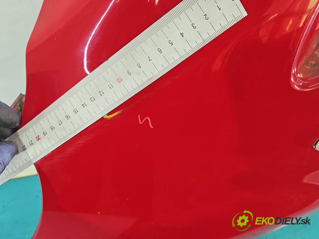 Peugeot 107 1.0 68 hp manual 50 kW 998 cm3 3- blatnik přední levý  (Predné ľavé)