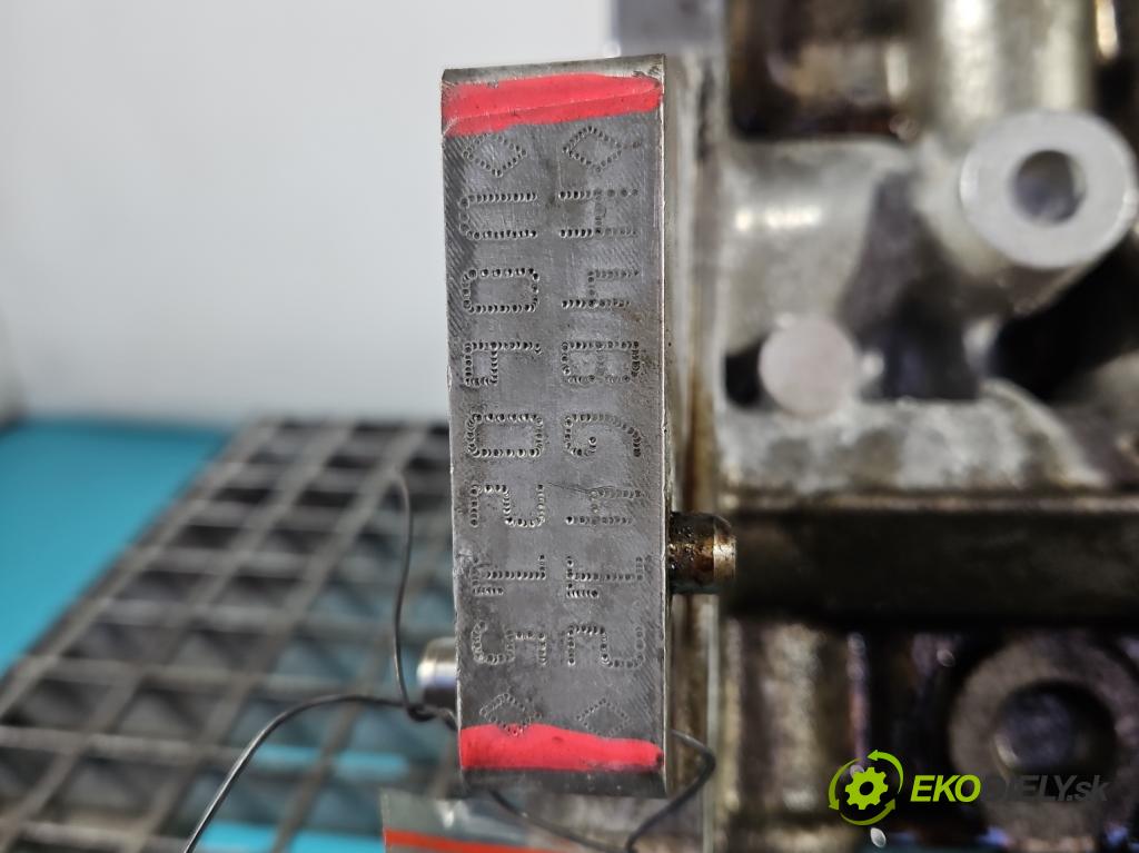 Renault Clio IV 2012-2020 0.9 T 90 HP manual 66 kW 898 cm3 5- Blok motora H4BG412 (Blok motora)