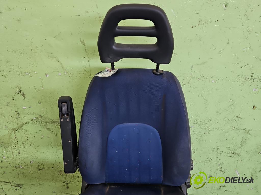 Peugeot Boxer I 1994-2006 2.2 hdi 101 HP manual 74 kW 2179 cm3 5- Sedačka ľavý  (Sedačky, sedadlá)