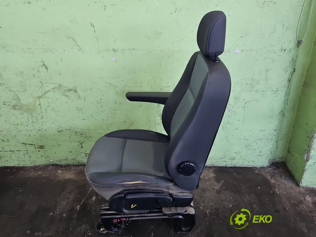 Renault Master III 2010-2019 2.3 dci 101 HP manual 74 kW 2299 cm3 5- Sedačka ľavý  (Sedačky, sedadlá)