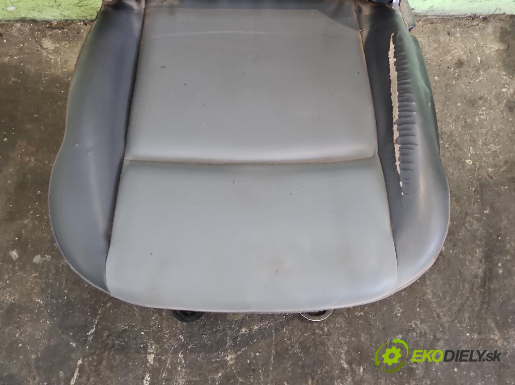 Renault Master III 2010-2019 2.3 dci 101 HP manual 74 kW 2299 cm3 5- Sedačka ľavý  (Sedačky, sedadlá)