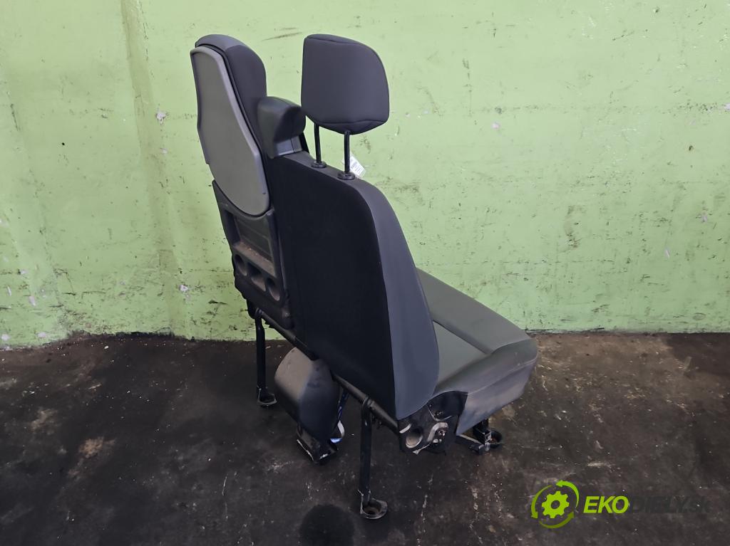 Renault Master III 2010-2019 2.3 dci 101 HP manual 74 kW 2299 cm3 5- Sedačka pravý  (Sedačky, sedadlá)