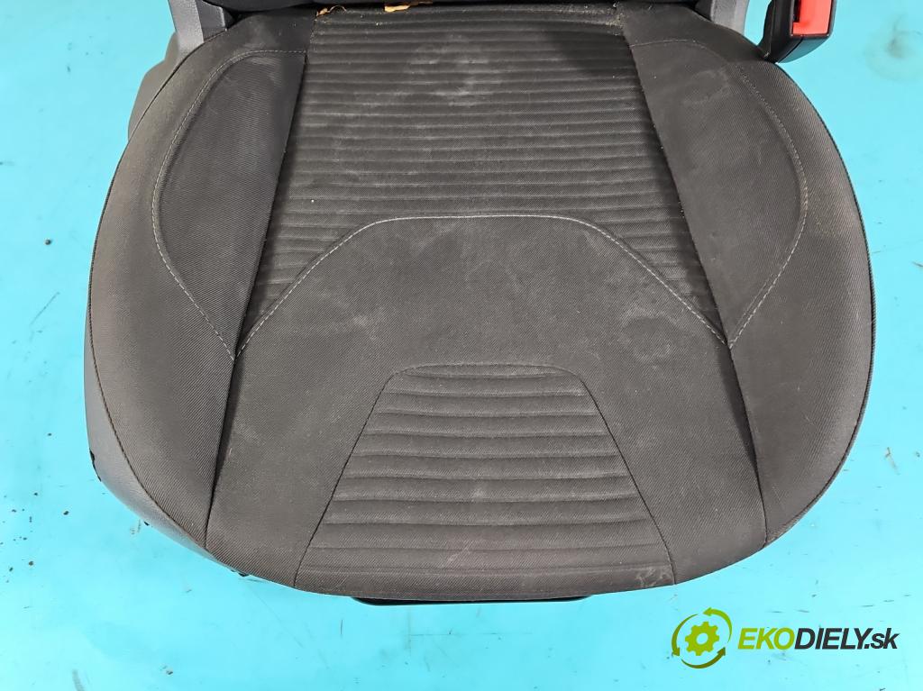 Ford Focus Mk3 2010-2018 1.5 tdci 120 HP manual 88 kW 1499 cm3 5- Sedačka pravý (Sedačky, sedadlá)