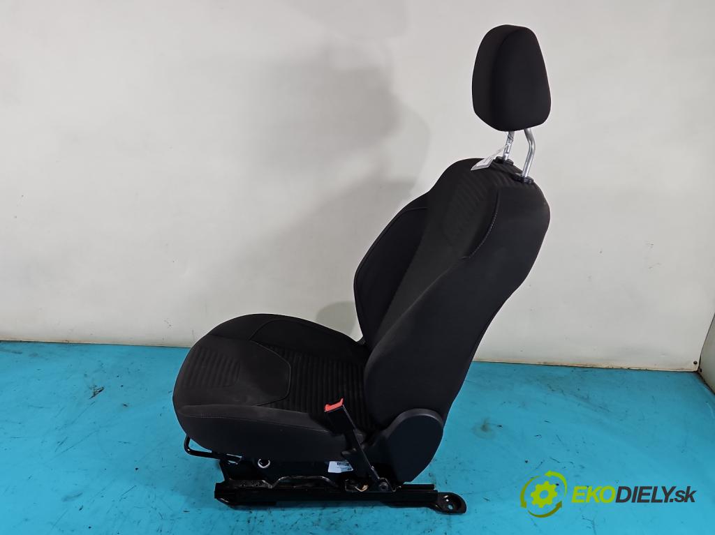 Ford Focus Mk3 2010-2018 1.5 tdci 120 HP manual 88 kW 1499 cm3 5- Sedačka pravý (Sedačky, sedadlá)