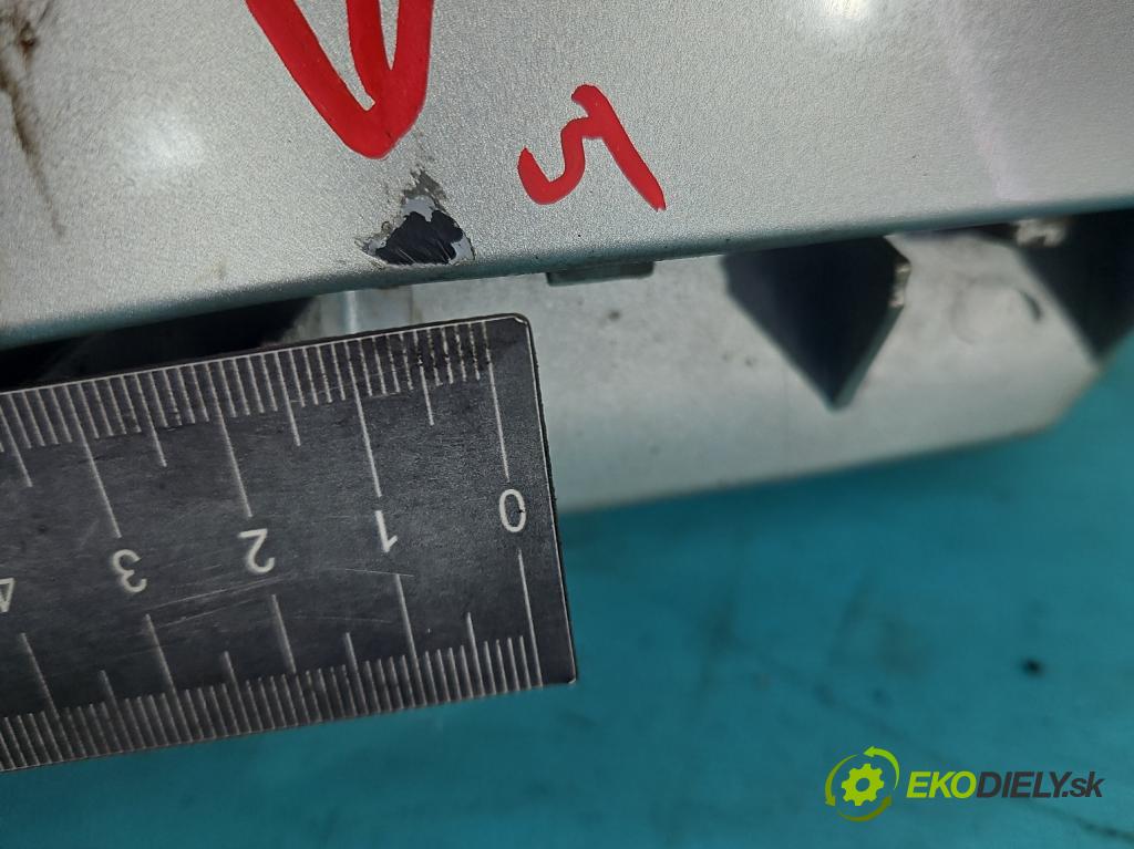 Renault Scenic II 2003-2009 1.9 dci 131 HP manual 96 kW 1870 cm3 5- blatník predné pravý  (Ostatné)