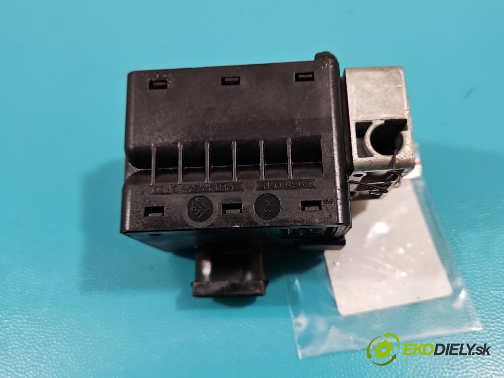 Renault Scenic II 2003-2009 1.9 dci 131 HP manual 96 kW 1870 cm3 5- Blokáda: řízení: 8200604932 (Ostatné)