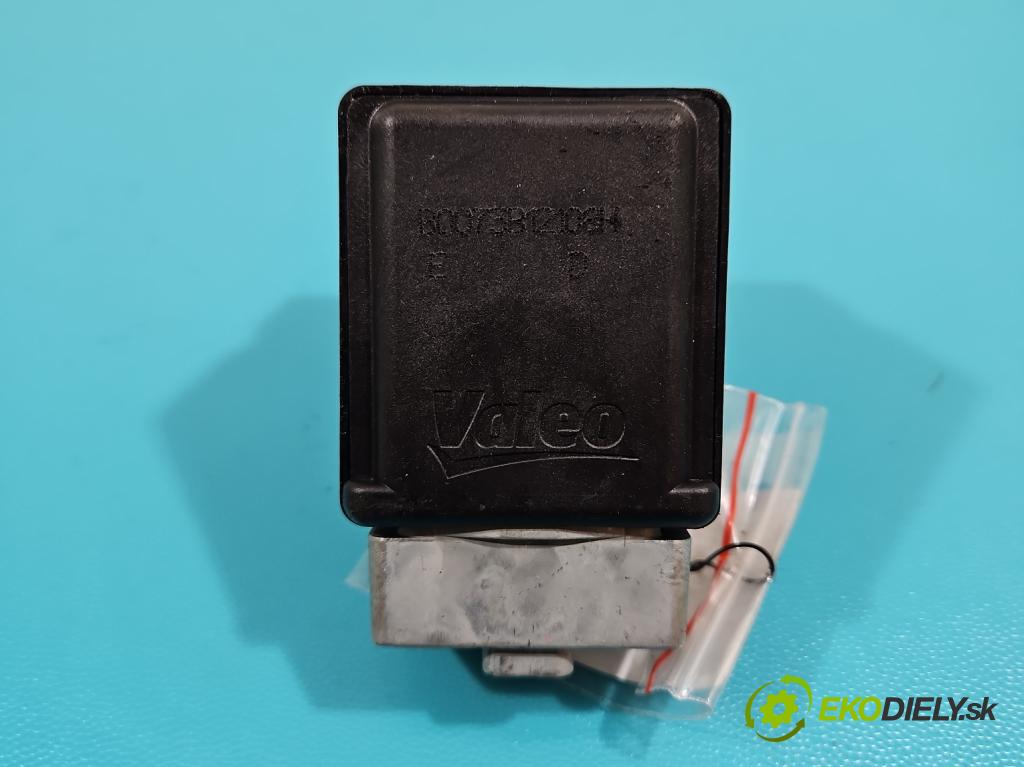 Renault Scenic II 2003-2009 1.9 dci 131 HP manual 96 kW 1870 cm3 5- Blokáda: řízení: 8200604932 (Ostatné)