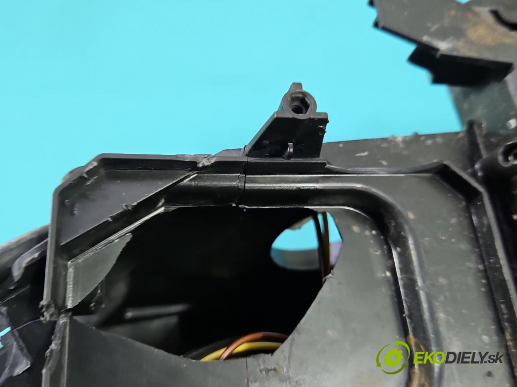 Audi A4 B8 2007-2015 1.8 TFSI 120 hp manual 88 kW 1798 cm3 5- světlo levý 8K0941029AJ (Klika dveří ostatní)