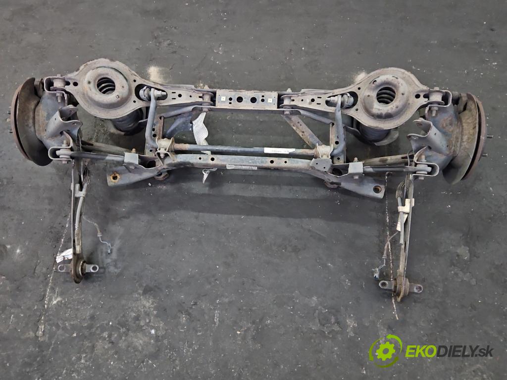 Ford Focus Mk3 2010-2018 1.5 tdci 120 hp manual 88 kW 1499 cm3 5- zadní výztuha  (Výztuhy zadní)