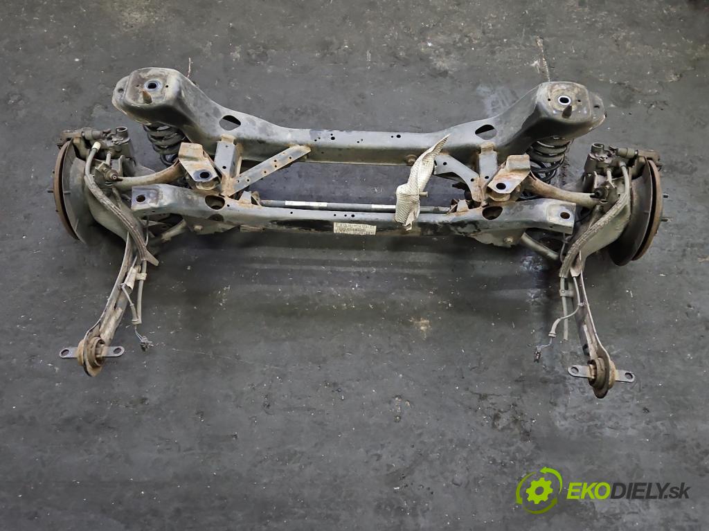 Ford Focus Mk3 2010-2018 1.5 tdci 120 hp manual 88 kW 1499 cm3 5- zadní výztuha  (Výztuhy zadní)