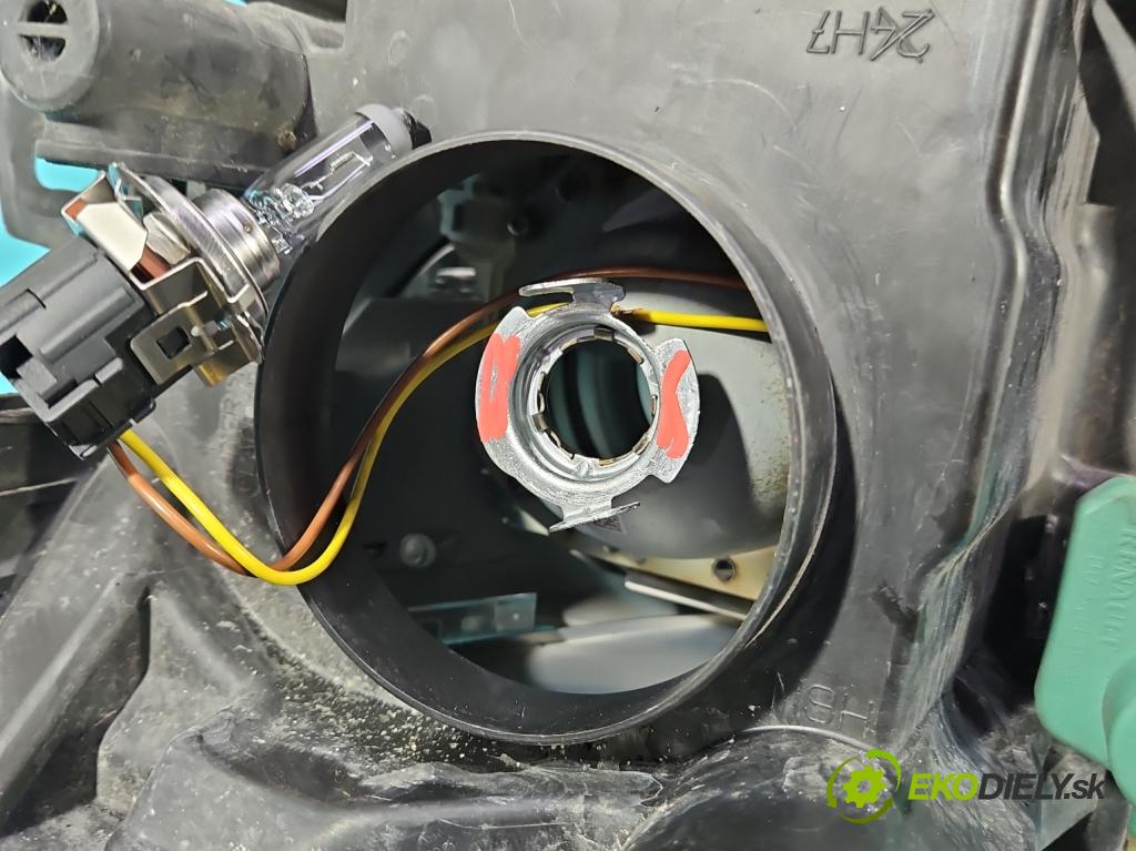 Renault Scenic II 2003-2009 1.9 dci 131 HP manual 96 kW 1870 cm3 5- Reflektor: pravý (Pravé)