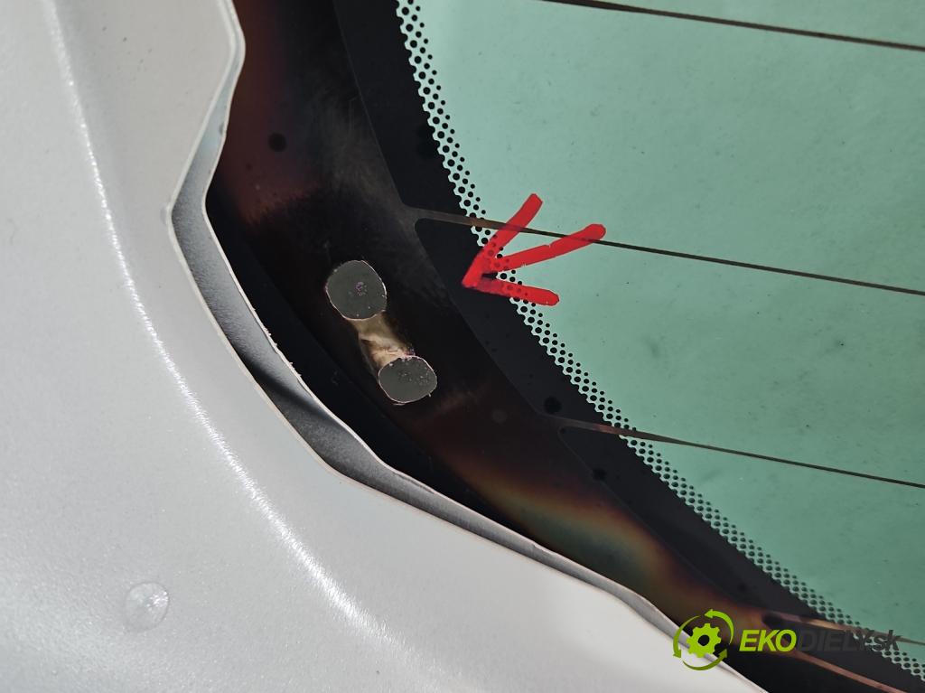 Kia Sportage IV 2015-2021 1.7 crdi 141 hp automatic 104 kW 1685 cm3 5- zadní kufrové dveře  (Zadní kapoty)