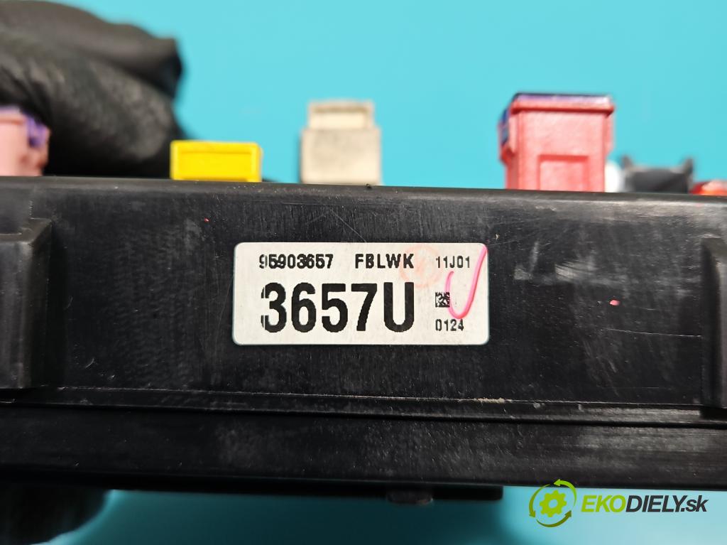 Opel Antara 2006-2015 2.2 cdti 163 hp automatic 120 kW 2231 cm3 5- skříňka pojistková 95903657 (Pojistkové skříňky)