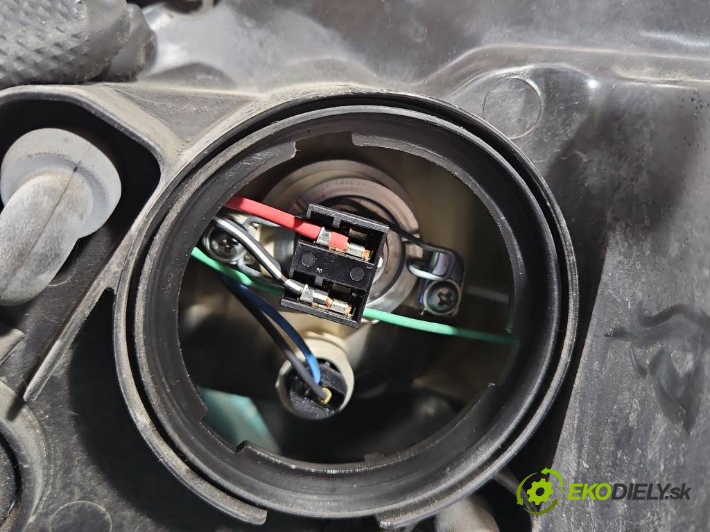 Opel Antara 2006-2015 2.2 cdti 163 HP automatic 120 kW 2231 cm3 5- Reflektor: pravý (Pravé)