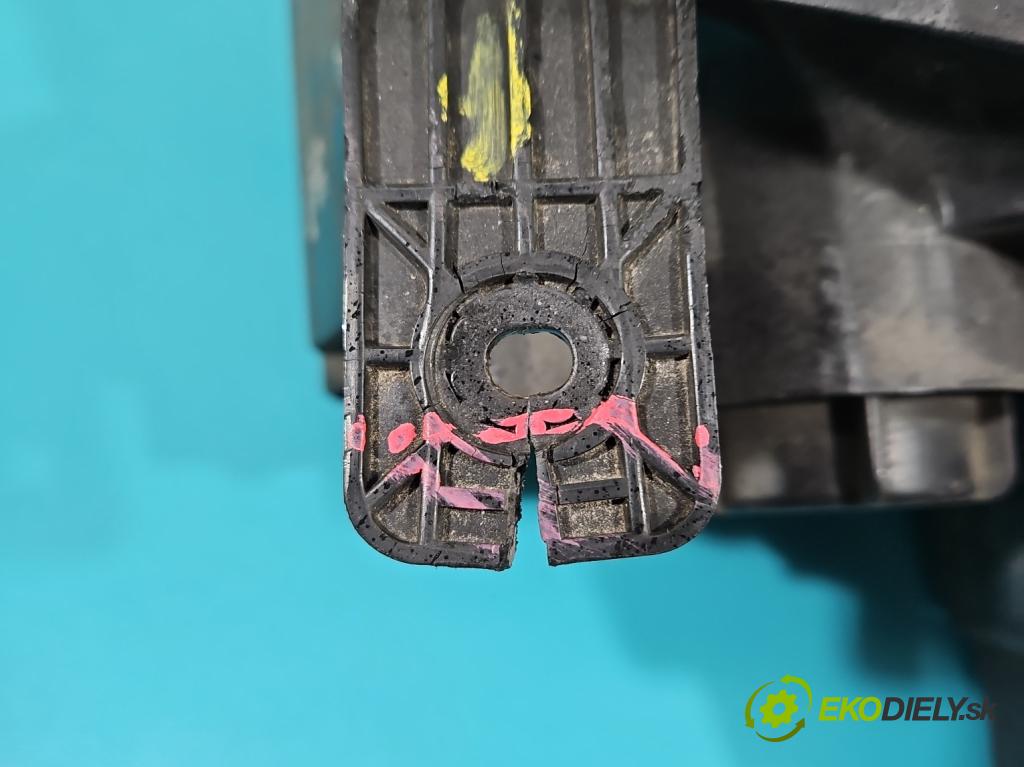 Opel Antara 2006-2015 2.2 cdti 163 HP automatic 120 kW 2231 cm3 5- Reflektor: pravý (Pravé)