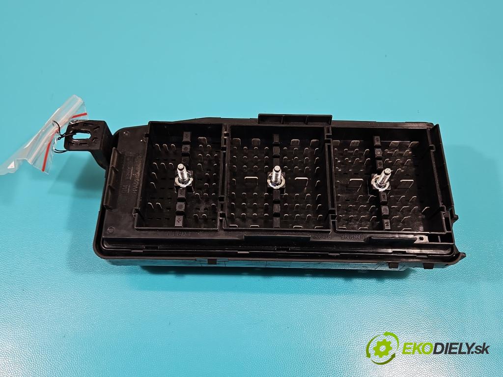 Opel Antara 2006-2015 2.2 cdti 163 hp automatic 120 kW 2231 cm3 5- skříňka pojistková 95471067 (Pojistkové skříňky)