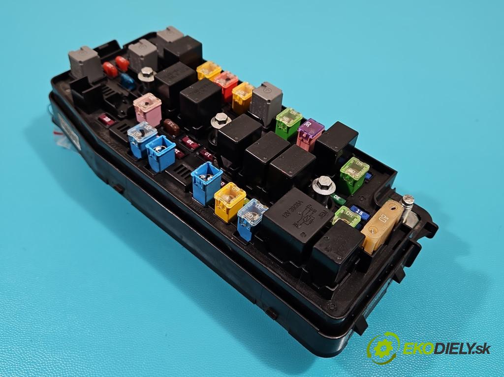 Opel Antara 2006-2015 2.2 cdti 163 hp automatic 120 kW 2231 cm3 5- skříňka pojistková 95471067 (Pojistkové skříňky)