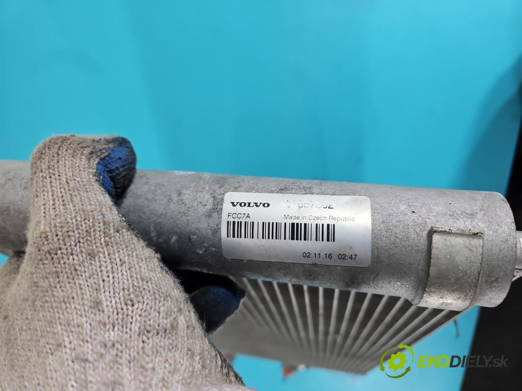 Volvo V90 2016- 2.0 D5 235 HP automatic 173 kW 1969 cm3 5- chladič klimatizácie  (Chladiče klimatizácie)