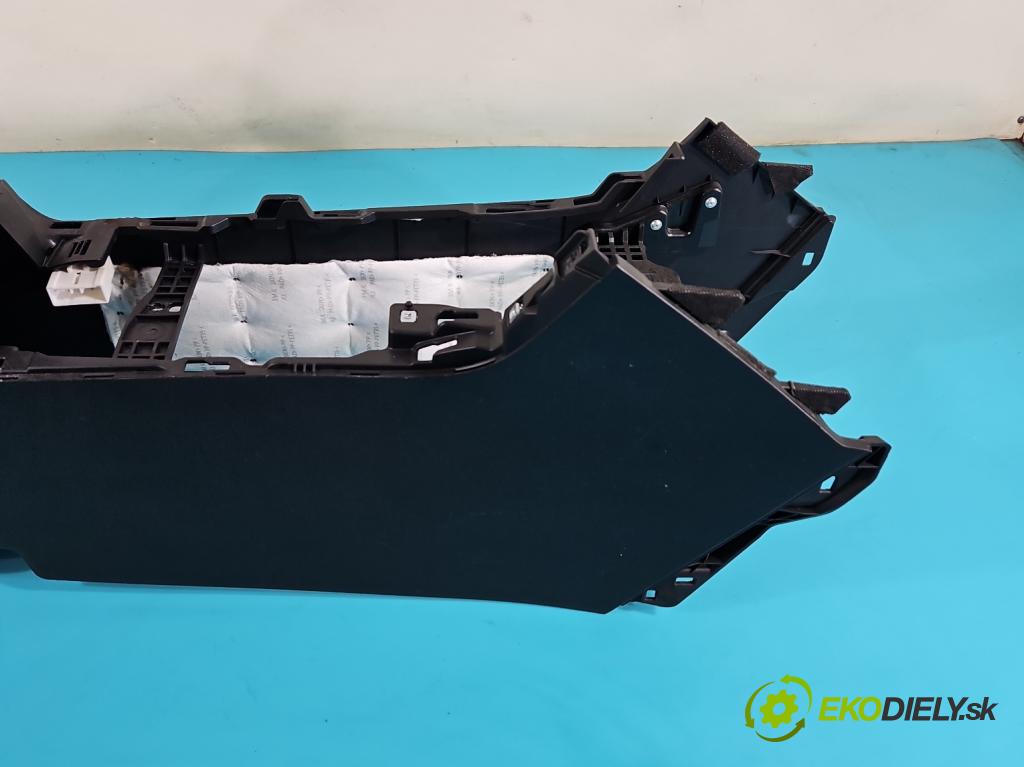 Kia Sportage IV 2015-2021 1.7 crdi 141 HP automatic 104 kW 1685 cm3 5- operadlo 84611-F1000 (Lakťové opierky)