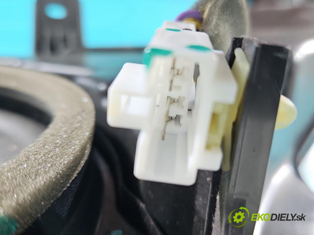 Kia Sportage IV 2015-2021 1.7 crdi 141 HP automatic 104 kW 1685 cm3 5- Subwoofer: 96380-D9000 (Audio zariadenia)