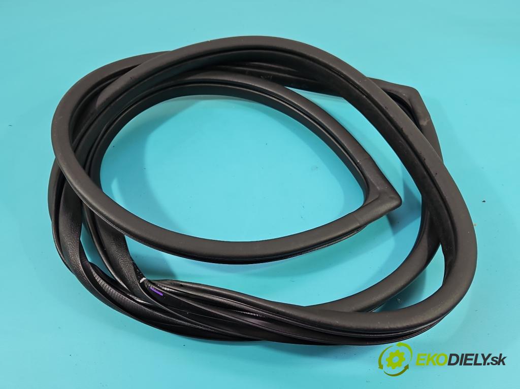 Kia Sportage IV 2015-2021 1.7 crdi 141 hp automatic 104 kW 1685 cm3 5- Těsnění: dveře zadní levé  (Ostatní)