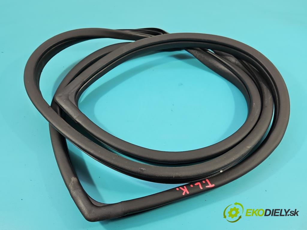 Kia Sportage IV 2015-2021 1.7 crdi 141 hp automatic 104 kW 1685 cm3 5- Těsnění: dveře zadní levé  (Ostatní)