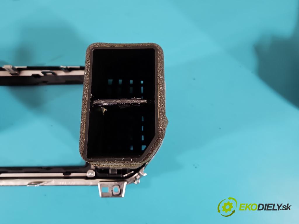 Kia Sportage IV 2015-2021 1.7 crdi 141 HP automatic 104 kW 1685 cm3 5- Mřížka: kúrenia stredová  (Mriežky kúrenia (fukáre))