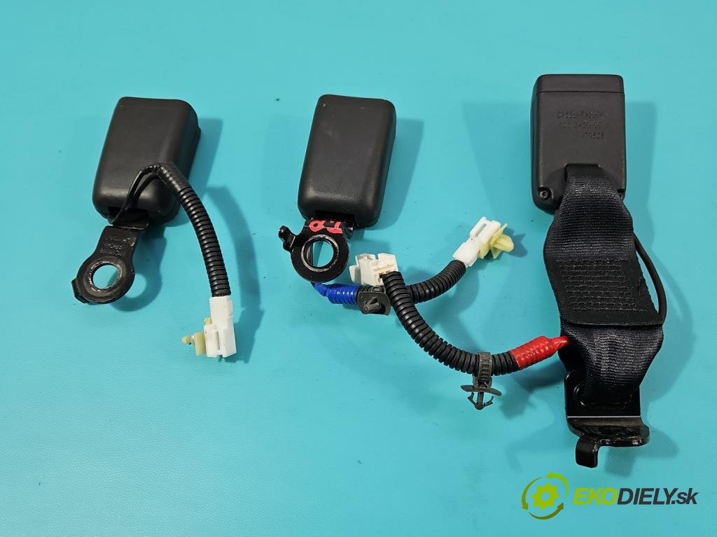 Kia Sportage IV 2015-2021 1.7 crdi 141 HP automatic 104 kW 1685 cm3 5- Pohovka: zadné  (Sedačky, sedadlá)