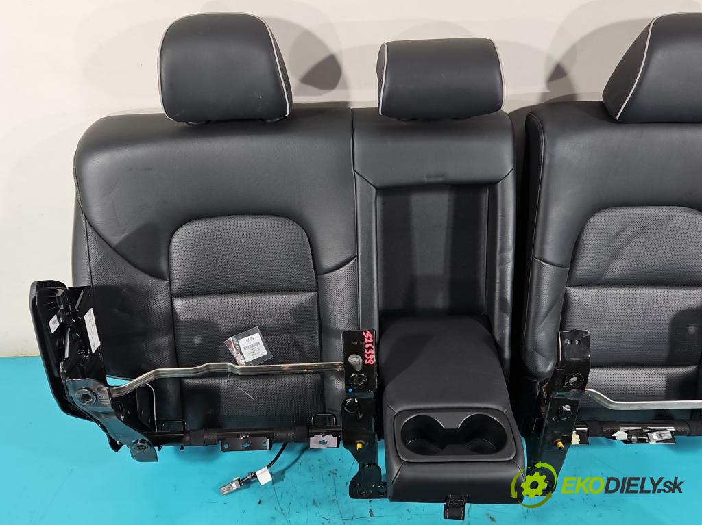 Kia Sportage IV 2015-2021 1.7 crdi 141 HP automatic 104 kW 1685 cm3 5- Pohovka: zadné  (Sedačky, sedadlá)