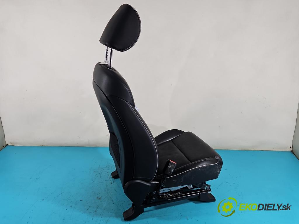 Kia Sportage IV 2015-2021 1.7 crdi 141 HP automatic 104 kW 1685 cm3 5- Sedačka ľavý  (Sedačky, sedadlá)