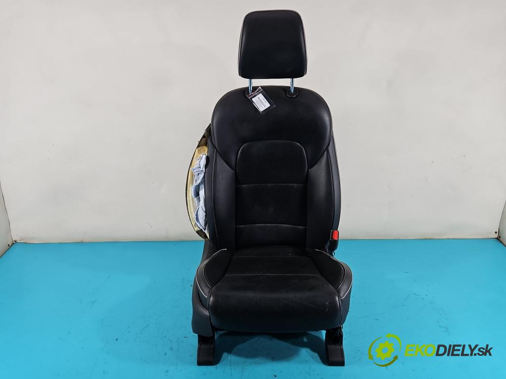 Kia Sportage IV 2015-2021 1.7 crdi 141 HP automatic 104 kW 1685 cm3 5- Sedačka pravý  (Sedačky, sedadlá)