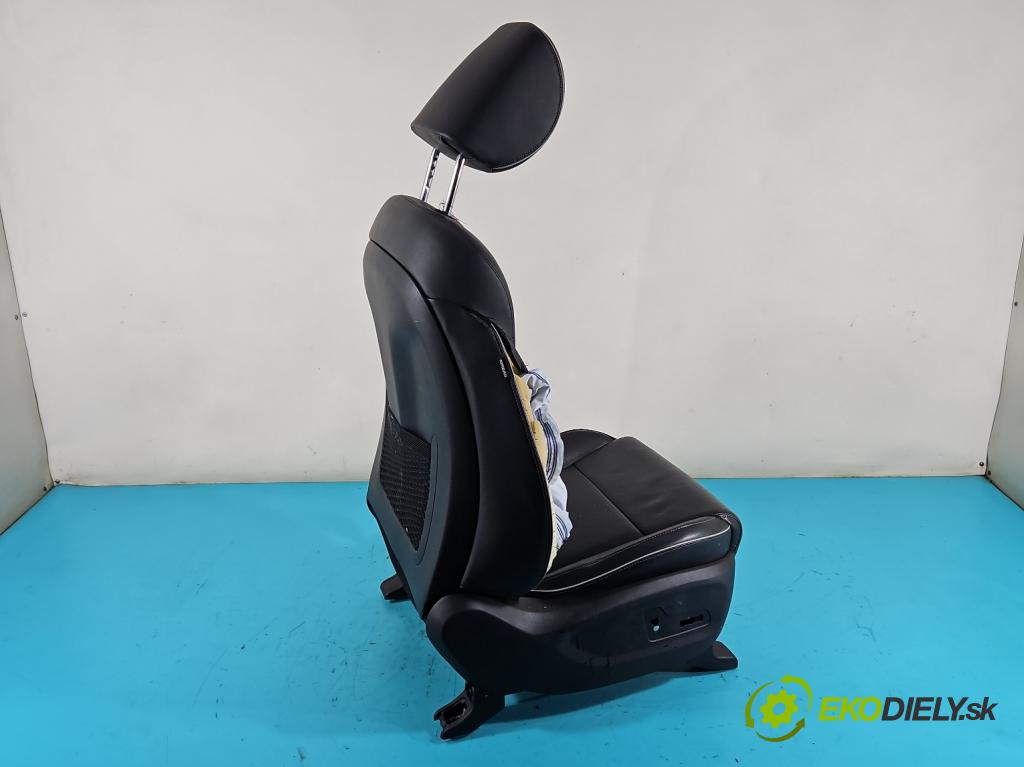 Kia Sportage IV 2015-2021 1.7 crdi 141 HP automatic 104 kW 1685 cm3 5- Sedačka pravý  (Sedačky, sedadlá)