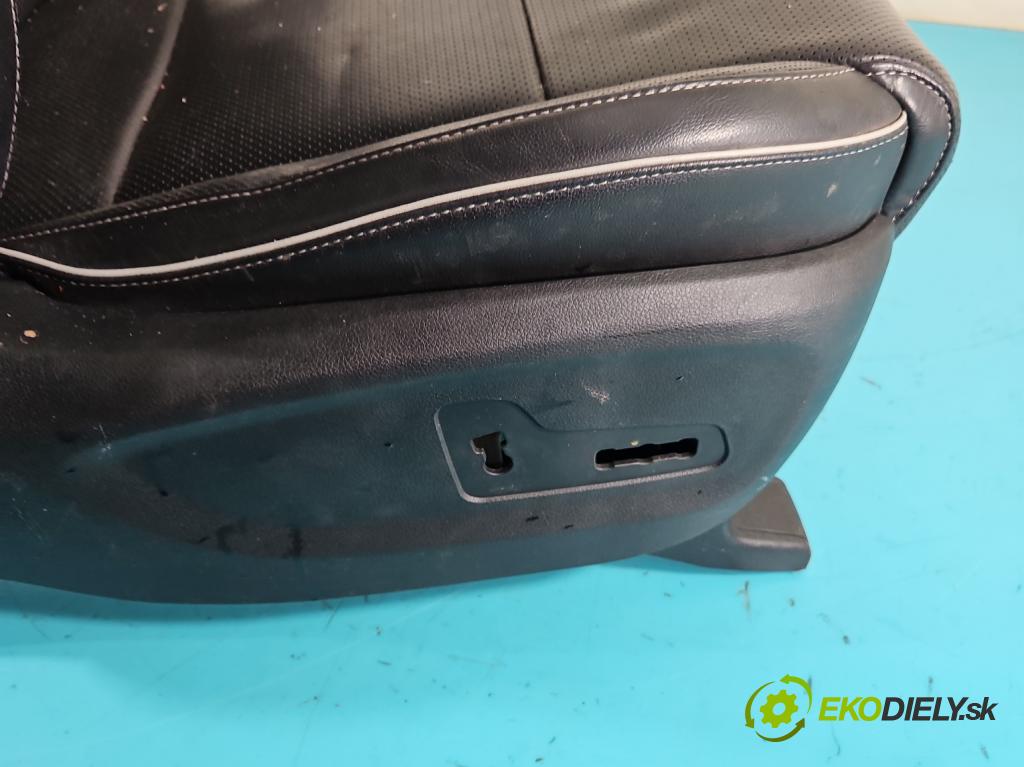 Kia Sportage IV 2015-2021 1.7 crdi 141 HP automatic 104 kW 1685 cm3 5- Sedačka pravý  (Sedačky, sedadlá)