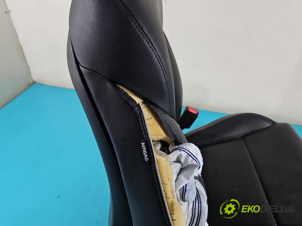Kia Sportage IV 2015-2021 1.7 crdi 141 HP automatic 104 kW 1685 cm3 5- Sedačka pravý  (Sedačky, sedadlá)
