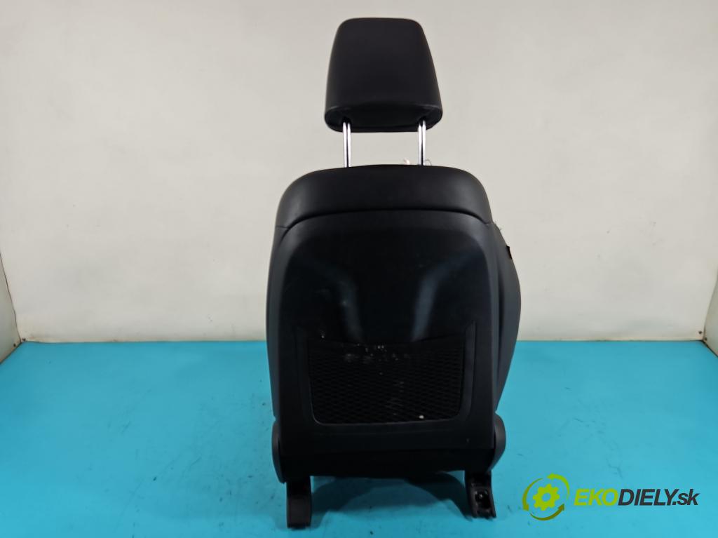 Kia Sportage IV 2015-2021 1.7 crdi 141 HP automatic 104 kW 1685 cm3 5- Sedačka pravý  (Sedačky, sedadlá)